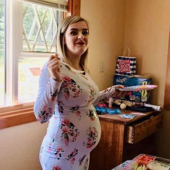 Meet your Posher, Kelsey - Picture 1 of 1